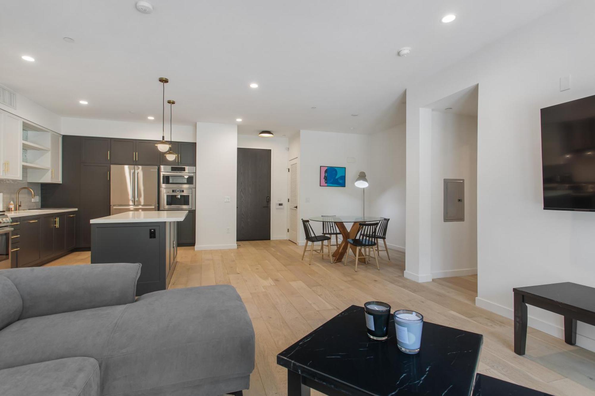 Kapselhotel West Side Prime Location 2 Bedroom With Pool *